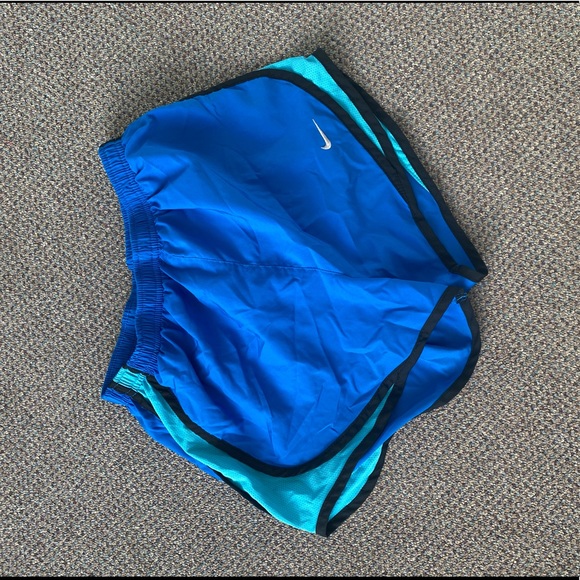 Nike Pants - Nike Tempo shorts